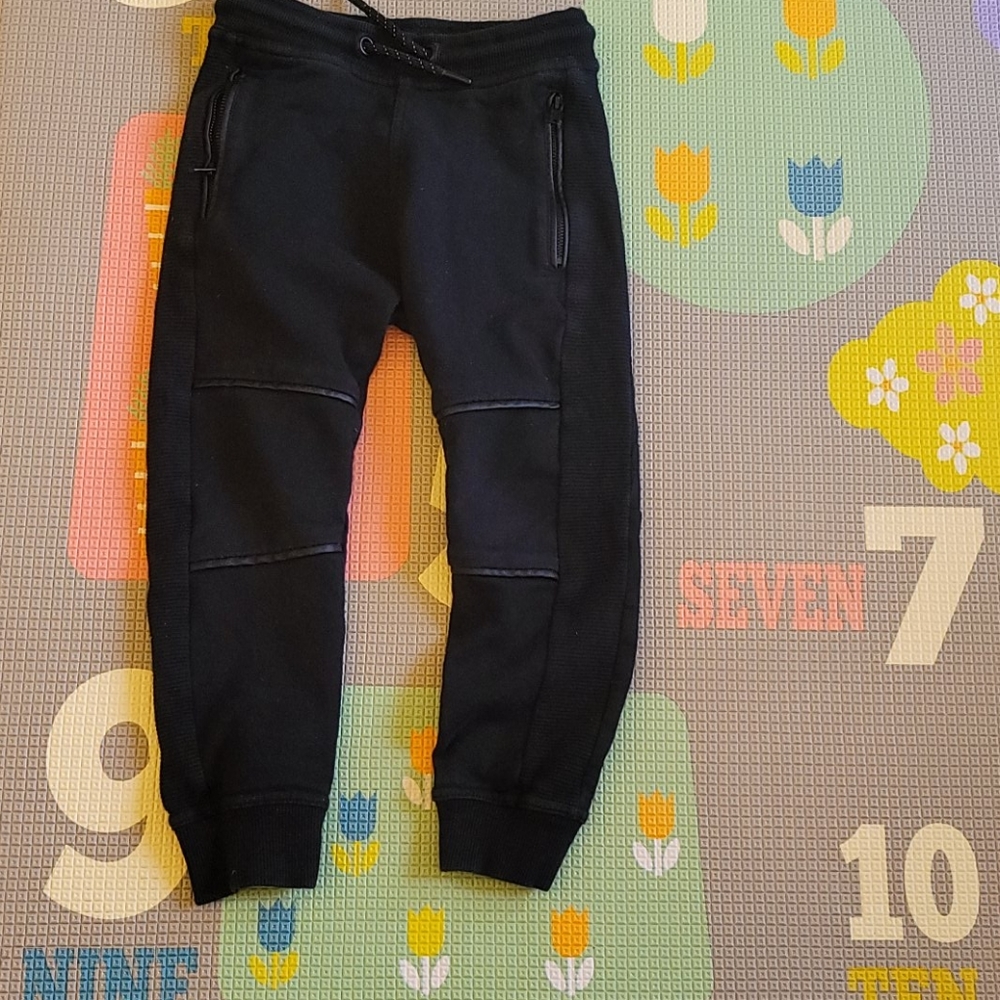 4-5T black joggers
